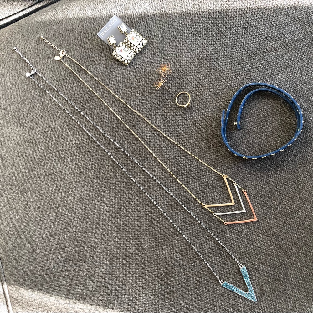 Assorted costume jewerlies